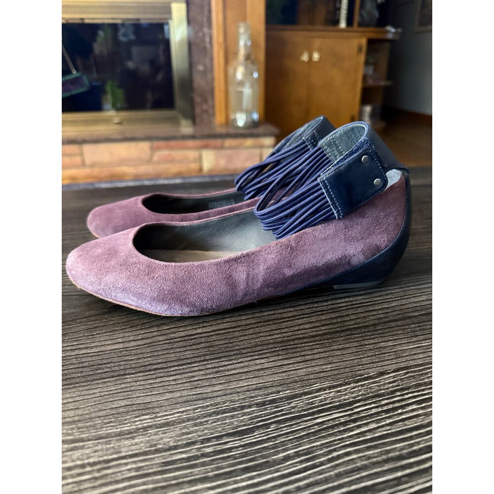 Tsubo Gylda Ankle Strap Amethyst Purple Suede & Navy Blue Leather Flats Sz. 7.5